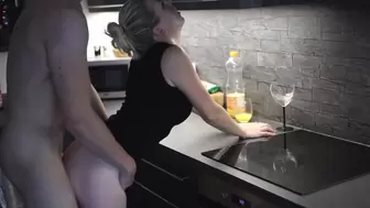 I like to Fuck in the Kitchen, Listen to my Cumming Honey (free