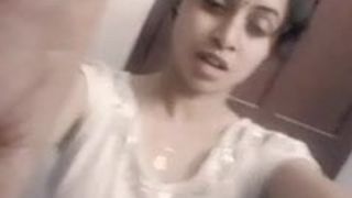Hot Desi Tamil girl WhatsApp Nude chat with body friend