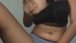 Sri Lankan girl selfie