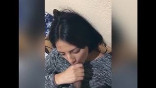Quick Head before Bed: Hispanic Babe Licks Dong & Blows Spunk
