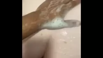 AMATUER GETS RAMMED IN THE SHOWER “ fuck me daddy”