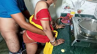 21 साल की फूल जैसी नाजूक कामवाली लड़की को मालिक ने किचन मे लेके अच्छे से चोदा ! साफ हिंदी आवाज में