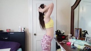 Cat Skank Gets Dressed in Sports Bra and Tight Pink Leggings