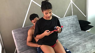 I let my stepsister play with my cell phone and I play with her cunt - Spanish porn - Brunette - Hispanic