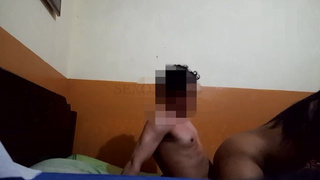 ORGASMICA MUJER CULONA COGIENDO RICO EN UN ALOJAMIENTO