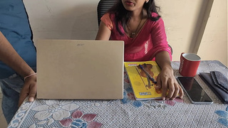 Desi Indian Bhabhi was working in the office, so I pounded her hard