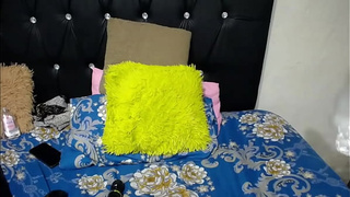 Cheating Teeny Stepsis Spreading Bum, Flashing Twat
