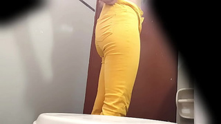 pissing spy online cam Argentine stepsister peeing