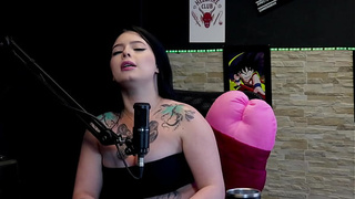 She has a skin bizarre, blowjobs are her forte, she recorded with a 24cm penis, had experience with 2 guys, and loves it small and wide - Kalyca (WATCH ON: SHEER RED)