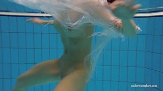 Kristy hot babe with big boobs in the swimming pool