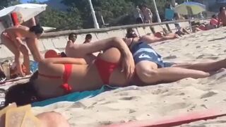 Fingering Gf in a Spanish Beach