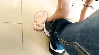 Unknown Slut Stomps my Foot five (the Best)
