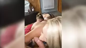 Skank Give best Lick Job with Jizz Shot getting her Vagina Ate